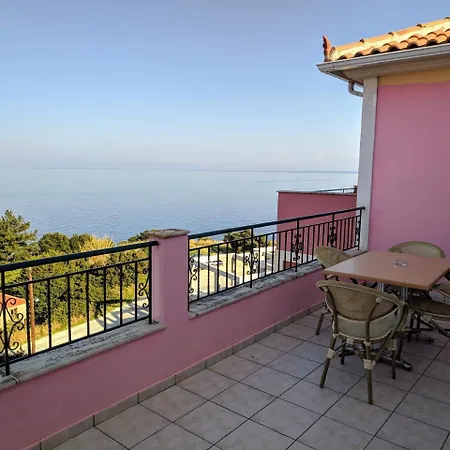 Dioni & Apartmanhotel