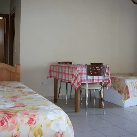 Dioni & Aparthotel Poros (Kefalonia)