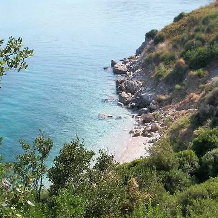 Dioni & Aparthotel 3*